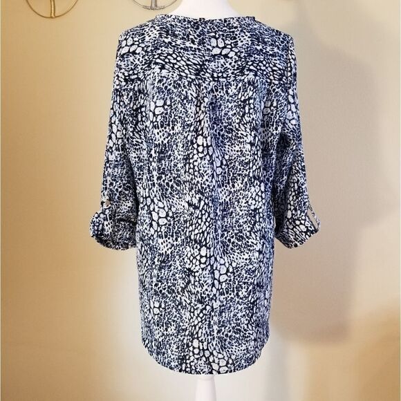 NWT! Cathy Daniels 3/4 Sleeve Zip Neckline Top Med - Picture 3 of 13